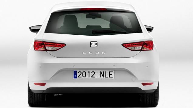 Seu porta-malas ganhou 40 litros de capacidade, totalizando 380 litros. | <a href="%20https://quatrorodas.abril.com.br/saloes/paris/2012/seat-leon-702693.shtml" rel="migration">Leia mais</a>