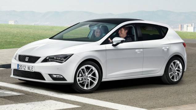 O modelo teve as suas dimensões externas reduzidas, porém, tornou-se mais espaçoso no interior. | <a href="%20https://quatrorodas.abril.com.br/saloes/paris/2012/seat-leon-702693.shtml" rel="migration">Leia mais</a>