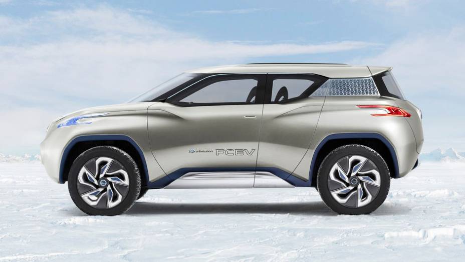 O grande apelo do veículo é a emissão zero de poluentes. Além da célula de hidrogênio, três motores elétricos fazem com que o TeRRA conte com tração 4x4. | <a href="%20https://quatrorodas.abril.com.br/saloes/paris/2012/nissan-terra-702608.shtml" rel="migration">Leia mais</a>