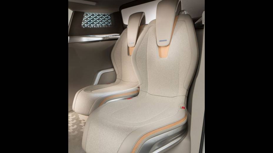 Por ora, o Nissan TeRRA existirá apenas como carro-conceito. | <a href="https://quatrorodas.abril.com.br/saloes/paris/2012/nissan-terra-702608.shtml" rel="migration">Leia mais</a>