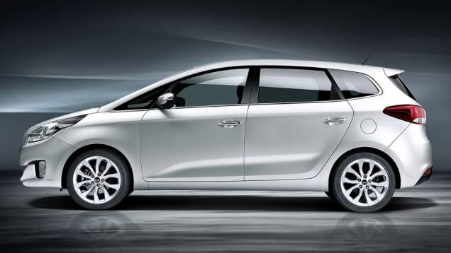 O modelo ganhará um visual bastante esportivo, como revelam as primeiras imagens divulgadas pela própria Kia | <a href="%20https://quatrorodas.abril.com.br/saloes/paris/2012/kia-carens-703371.shtml" rel="migration">Leia mais</a> O modelo ganhará um visual bastante esportivo, como revelam as primeiras imagens divulgadas pela própria Kia | <a href="%20https://quatrorodas.abril.com.br/saloes/paris/2012/kia-carens-703371.shtml" rel="migration">Leia mais</a>