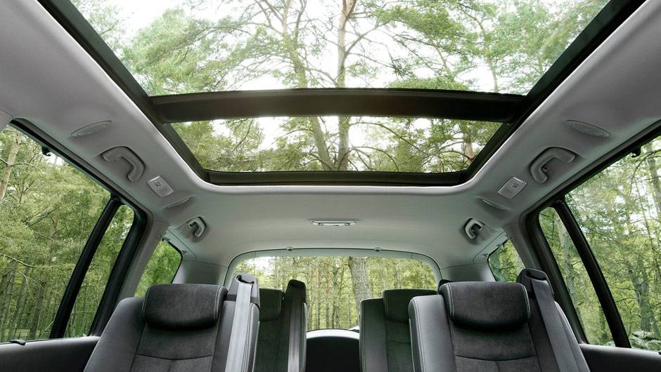 Teto solar panor&acirc;mico. | <a href="https://quatrorodas.abril.com.br/saloes/paris/2012/renault-espace-703296.shtml" rel="migration">Leia mais</a>