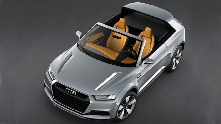 Dois motores elétricos, sendo um de 68 cv e outro de 116 cv, ajudam na propulsão | <a href="https://quatrorodas.abril.com.br/saloes/paris/2012/audi-crosslane-coupe-concept-703457.shtml" rel="migration">Leia mais</a>