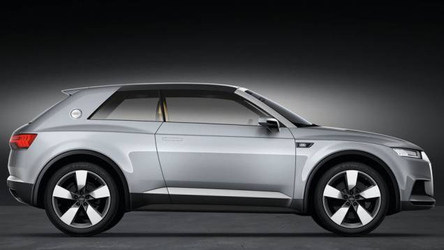 Compacto possui autonomia para até 85 km no modo elétrico | <a href="https://quatrorodas.abril.com.br/saloes/paris/2012/audi-crosslane-coupe-concept-703457.shtml" rel="migration">Leia mais</a>