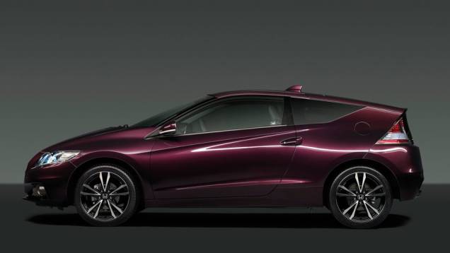 Destaque fica por conta do novo oara-choque dianteiro | <a href="https://quatrorodas.abril.com.br/saloes/paris/2012/honda-cr-z-703324.shtml" rel="migration">Leia mais</a>