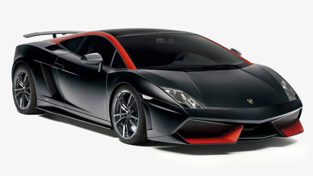 Nova versão é focada em desempenho | <a href="https://quatrorodas.abril.com.br/saloes/paris/2012/lamborghini-gallardo-lp-570-4-edizione-tecnica-703486.shtml" rel="migration">Leia mais</a>