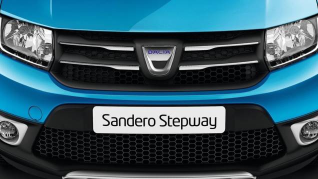 Close na nova grade | <a href="https://quatrorodas.abril.com.br/saloes/paris/2012/sandero-stepway-703501.shtml" rel="migration">Leia mais</a>