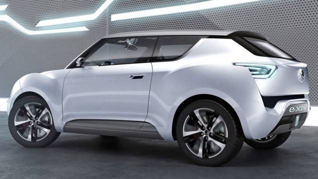 Seu nome é uma sigla que deriva de electric eXciting user Interface Vehicle | <a href="https://quatrorodas.abril.com.br/saloes/paris/2012/ssangyong-e-xiv-703396.shtml" rel="migration">Leia mais</a> Seu nome é uma sigla que deriva de electric eXciting user Interface Vehicle | <a href="https://quatrorodas.abril.com.br/saloes/paris/2012/ssangyong-e-xiv-703396.shtml" rel="migration">Leia mais</a>