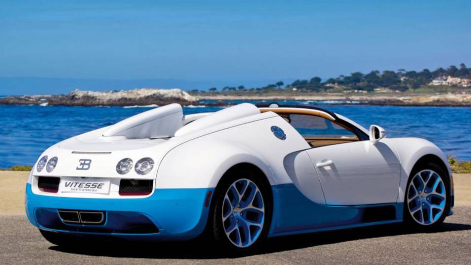 Assim, o branco predomina, mas é acompanhado por um tom azul-claro | <a href="https://quatrorodas.abril.com.br/saloes/paris/2012/bugatti-veyron-16-4-grand-sport-vitesse-special-edition-703589.shtml" rel="migration">Leia mais</a>