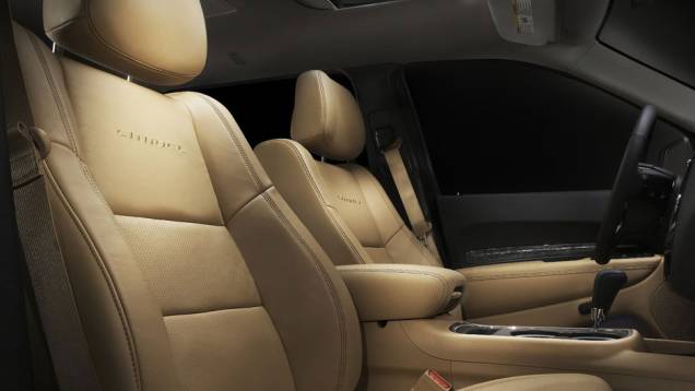 Dodge Durango | <a href="https://quatrorodas.abril.com.br/salao-do-automovel/2012/carros/durango-704005.shtml" rel="migration">Leia mais</a> Dodge Durango | <a href="https://quatrorodas.abril.com.br/salao-do-automovel/2012/carros/durango-704005.shtml" rel="migration">Leia mais</a>