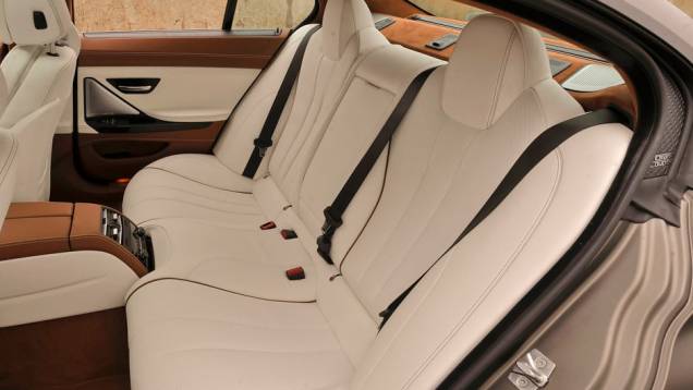 640i Gran Coupé | <a href="https://quatrorodas.abril.com.br/salao-do-automovel/2012/carros/bmw-640i-gran-coupe-703927.shtml" rel="migration">Leia mais</a> 640i Gran Coupé | <a href="https://quatrorodas.abril.com.br/salao-do-automovel/2012/carros/bmw-640i-gran-coupe-703927.shtml" rel="migration">Leia mais</a>