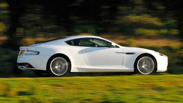 A unidade entrega 490 cv | <a href="https://quatrorodas.abril.com.br/salao-do-automovel/2012/carros/virage-coupe-711225.shtml" rel="migration">Leia mais</a> A unidade entrega 490 cv | <a href="https://quatrorodas.abril.com.br/salao-do-automovel/2012/carros/virage-coupe-711225.shtml" rel="migration">Leia mais</a>