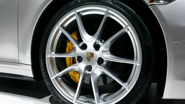 <a href="https://quatrorodas.abril.com.br/salao-do-automovel/2012/carros/911-carrera-4-4s-704309.shtmll" rel="migration">Leia mais</a> <a href="https://quatrorodas.abril.com.br/salao-do-automovel/2012/carros/911-carrera-4-4s-704309.shtmll" rel="migration">Leia mais</a>