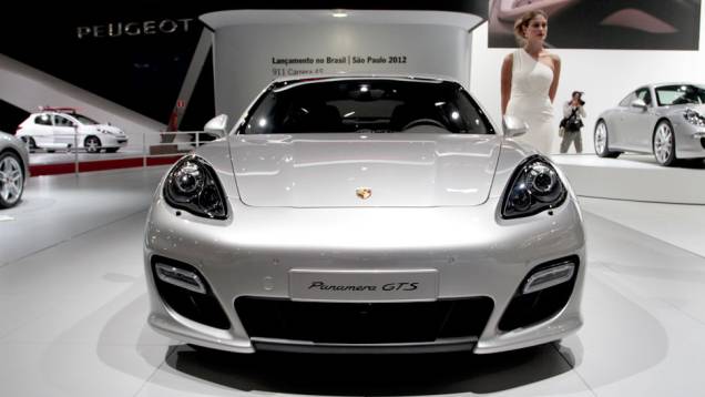 Esportivo acelera de 0 a 100 km/h em 4,5 segundos <a href="https://quatrorodas.abril.com.br/salao-do-automovel/2012/carros/panamera-gts-709505.shtml" rel="migration">Leia mais</a> Esportivo acelera de 0 a 100 km/h em 4,5 segundos <a href="https://quatrorodas.abril.com.br/salao-do-automovel/2012/carros/panamera-gts-709505.shtml" rel="migration">Leia mais</a>