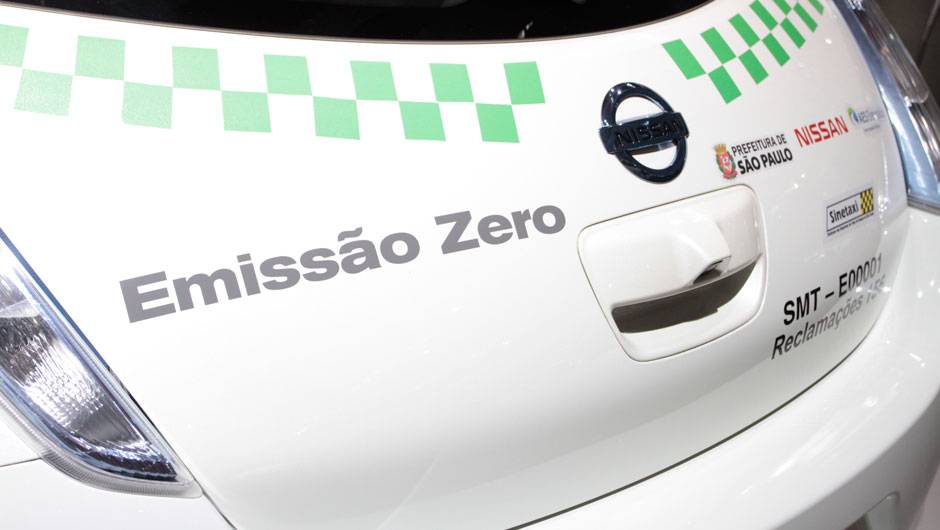 Emiss&atilde;o zero &eacute; o lema do Leaf <a href="https://quatrorodas.abril.com.br/salao-do-automovel/2012/carros/leaf-703954.shtml" rel="migration">Leia mais</a>