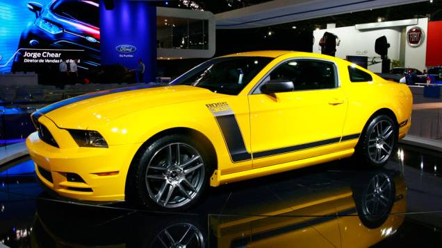 O Mustang Boss está disponível nas versões de rua e de pista <a href="https://quatrorodas.abril.com.br/salao-do-automovel/2012/carros/mustang-boss-707586.shtml" rel="migration">Leia mais</a> O Mustang Boss está disponível nas versões de rua e de pista <a href="https://quatrorodas.abril.com.br/salao-do-automovel/2012/carros/mustang-boss-707586.shtml" rel="migration">Leia mais</a>