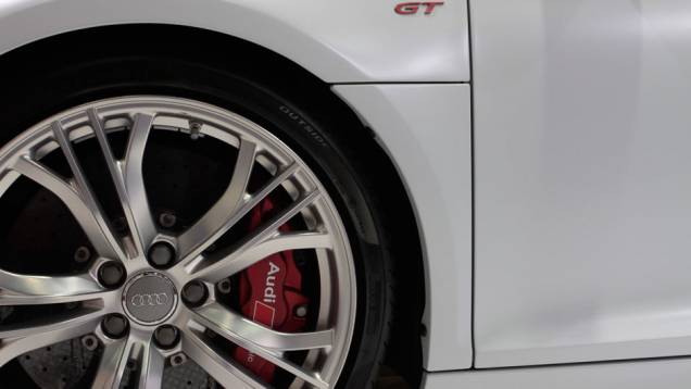 Os freios foram redimensionados para suportar o ganho de potência | <a href="https://quatrorodas.abril.com.br/salao-do-automovel/2012/carros/r8-gt-spyder-709681.shtml" rel="migration">Leia mais</a> Os freios foram redimensionados para suportar o ganho de potência | <a href="https://quatrorodas.abril.com.br/salao-do-automovel/2012/carros/r8-gt-spyder-709681.shtml" rel="migration">Leia mais</a>