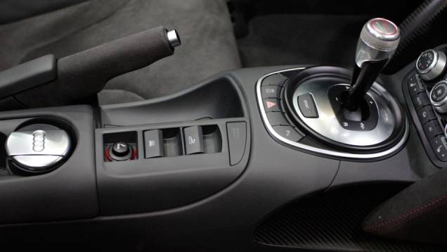 Audi R8 GT Spyder | <a href="https://quatrorodas.abril.com.br/salao-do-automovel/2012/carros/r8-gt-spyder-709681.shtml" rel="migration">Leia mais</a> Audi R8 GT Spyder | <a href="https://quatrorodas.abril.com.br/salao-do-automovel/2012/carros/r8-gt-spyder-709681.shtml" rel="migration">Leia mais</a>
