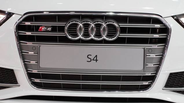 Sistema Audi Drive Select também está presente no modelo <a href="https://quatrorodas.abril.com.br/salao-do-automovel/2012/carros/s4-s4-avant-704307.shtml" rel="migration">Leia mais</a>