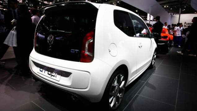 O motor 1.0 de três cilindros foi recalibrado para render 100 cv <a href="https://quatrorodas.abril.com.br/salao-do-automovel/2012/carros/linha-up-708682.shtml" rel="migration">Leia mais</a> O motor 1.0 de três cilindros foi recalibrado para render 100 cv <a href="https://quatrorodas.abril.com.br/salao-do-automovel/2012/carros/linha-up-708682.shtml" rel="migration">Leia mais</a>