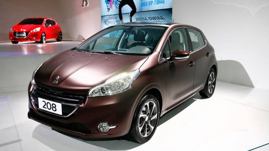 A Peugeot levou ao Salão do Automóvel de São Paulo o esperado 208 | <a href="https://quatrorodas.abril.com.br/salao-do-automovel/2012/carros/208-709089.shtml" rel="migration">Leia mais</a>