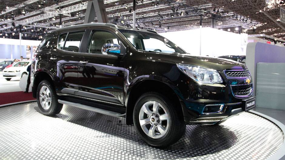 A Trailblazer, nova vers&atilde;o Blazer da S10, foi apresentada pela Chevrolet no Sal&atilde;o do Autom&oacute;vel | <a href="https://quatrorodas.abril.com.br/salao-do-automovel/2012/carros/s10-grand-blazer-704027.shtml" rel="migration">Leia mais</a>