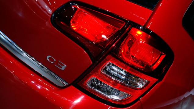 A versão Origine sai por R$ 39.990, enquanto a configuração Tendance custa R$ 43.990 | <a href="https://quatrorodas.abril.com.br/salao-do-automovel/2012/carros/c3-704048.shtml" rel="migration">Leia mais</a> A versão Origine sai por R$ 39.990, enquanto a configuração Tendance custa R$ 43.990 | <a href="https://quatrorodas.abril.com.br/salao-do-automovel/2012/carros/c3-704048.shtml" rel="migration">Leia mais</a>