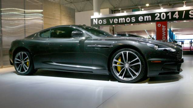 Esportivo é uma das atrações da marca no Salão de SP <a href="https://quatrorodas.abril.com.br/salao-do-automovel/2012/carros/aston-martin-dbs-710833.shtml" rel="migration">Leia mais</a>