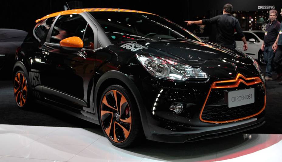 Ao lado das novidades DS4 e DS5, o DS3 também foi exibido neste Salão do Automóvel | <a href="https://quatrorodas.abril.com.br/salao-do-automovel/2012/carros/ds3-709685.shtml" rel="migration">Leia mais</a>