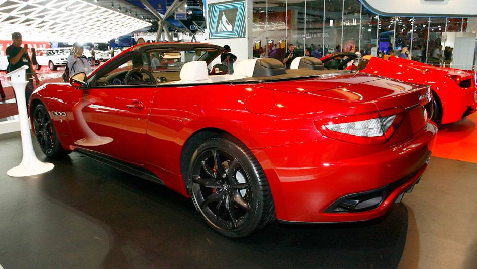 C&acirc;mbio, suspens&atilde;o e freios foram revistos nessa vers&atilde;o para um comportamento mais esportivo | <a href="https://quatrorodas.abril.com.br/salao-do-automovel/2012/carros/grancabrio-sport-710165.shtml" rel="migration">Leia mais</a>