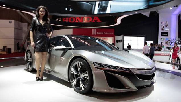 O Acura NSX concept chegou ao Salão do Automóvel | <a href="https://quatrorodas.abril.com.br/salao-do-automovel/2012/carros/nsx-710745.shtml" rel="migration">Leia mais</a>