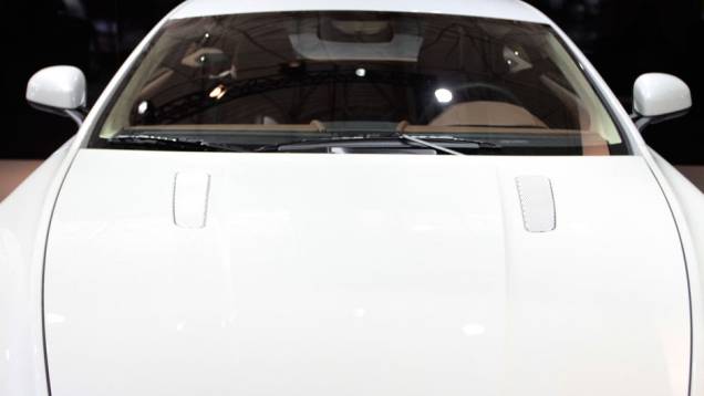 Esportivo custa R$ 725 mil no Brasil <a href="https://quatrorodas.abril.com.br/salao-do-automovel/2012/carros/vantage-v8-710809.shtml" rel="migration">Leia mais</a> Esportivo custa R$ 725 mil no Brasil <a href="https://quatrorodas.abril.com.br/salao-do-automovel/2012/carros/vantage-v8-710809.shtml" rel="migration">Leia mais</a>