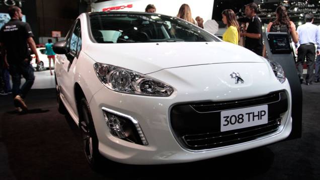 308 Feline THP é equipado com o elogiado motor 1.6 turbo <a href="https://quatrorodas.abril.com.br/salao-do-automovel/2012/carros/308-thp-706066.shtml" rel="migration">Leia mais</a> 308 Feline THP é equipado com o elogiado motor 1.6 turbo <a href="https://quatrorodas.abril.com.br/salao-do-automovel/2012/carros/308-thp-706066.shtml" rel="migration">Leia mais</a>