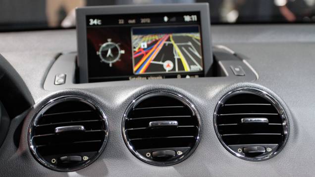 Modelo vem equipado com itens tecnológicos <a href="https://quatrorodas.abril.com.br/salao-do-automovel/2012/carros/308-thp-706066.shtml" rel="migration">Leia mais</a> Modelo vem equipado com itens tecnológicos <a href="https://quatrorodas.abril.com.br/salao-do-automovel/2012/carros/308-thp-706066.shtml" rel="migration">Leia mais</a>