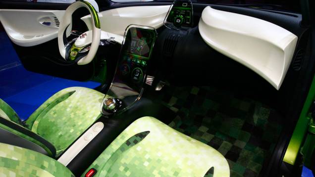 A economia é fruto de uma série de itens, como utilização de um motor 0.8 turbo de injeção direta, sistema start/stop e sistema de regeneração de energia | <a href="https://quatrorodas.abril.com.br/salao-do-automovel/2012/carros/g70-709292.shtml" rel="migration">Leia mais</a> A economia é fruto de uma série de itens, como utilização de um motor 0.8 turbo de injeção direta, sistema start/stop e sistema de regeneração de energia | <a href="https://quatrorodas.abril.com.br/salao-do-automovel/2012/carros/g70-709292.shtml" rel="migration">Leia mais</a>