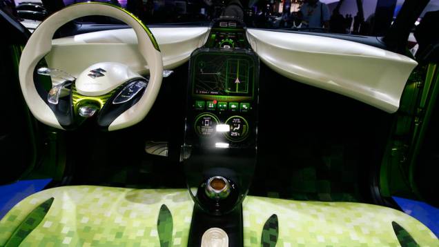 Pesando apenas 730 kg, o G70 também possui sistema de entretenimento e navegação, com tela sensível ao toque | <a href="https://quatrorodas.abril.com.br/salao-do-automovel/2012/carros/g70-709292.shtml" rel="migration">Leia mais</a> Pesando apenas 730 kg, o G70 também possui sistema de entretenimento e navegação, com tela sensível ao toque | <a href="https://quatrorodas.abril.com.br/salao-do-automovel/2012/carros/g70-709292.shtml" rel="migration">Leia mais</a>