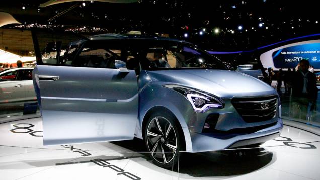 Além dos carros que estão (ou estarão) no mercado brasileiro, a Hyundai trouxe um conceito para o Salão do Automóvel de São Paulo | <a href="%20https://quatrorodas.abril.com.br/salao-do-automovel/2012/carros/hexa-space-concept-711167.shtml" rel="migration">Leia mais</a>