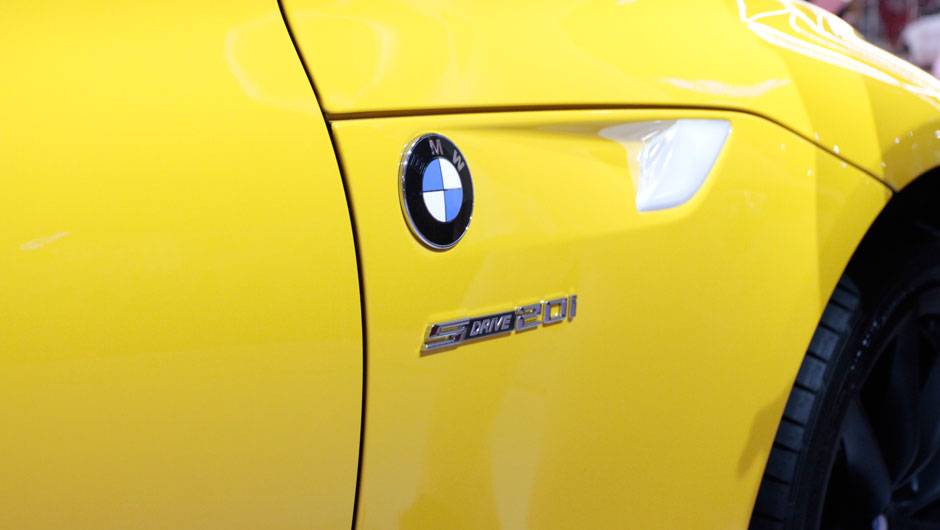 O nome do acabamento interno &eacute; Design Pure Impulse | <a href="https://quatrorodas.abril.com.br/salao-do-automovel/2012/carros/z4-pure-impulse-711065.shtml" rel="migration">Leia mais</a>