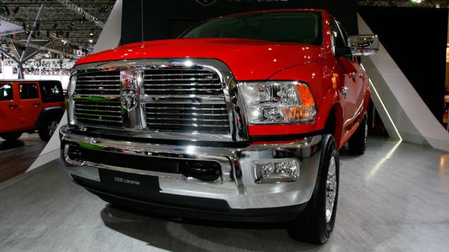 PIcape mede 5,83 metros e pesa 3 279 kg <a href="https://quatrorodas.abril.com.br/salao-do-automovel/2012/carros/2500-laramie-704034.shtml" rel="migration">Leia mais</a> PIcape mede 5,83 metros e pesa 3 279 kg <a href="https://quatrorodas.abril.com.br/salao-do-automovel/2012/carros/2500-laramie-704034.shtml" rel="migration">Leia mais</a>