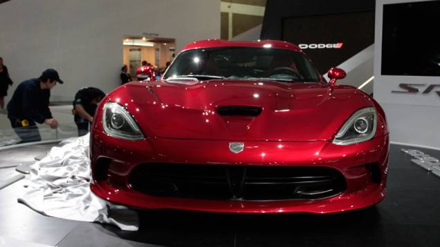 Esportivo foi a grande estrela da SRT no Salão do Automóvel <a href="https://quatrorodas.abril.com.br/salao-do-automovel/2012/carros/srt-viper-gts-709485.shtml" rel="migration">Leia mais</a>