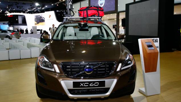 A linha 2013 do modelo não traz grandes mudanças, mas será oferecida em cinco versões | <a href="https://quatrorodas.abril.com.br/salao-do-automovel/2012/carros/xc60-710170.shtml" rel="migration">Leia mais</a> A linha 2013 do modelo não traz grandes mudanças, mas será oferecida em cinco versões | <a href="https://quatrorodas.abril.com.br/salao-do-automovel/2012/carros/xc60-710170.shtml" rel="migration">Leia mais</a>