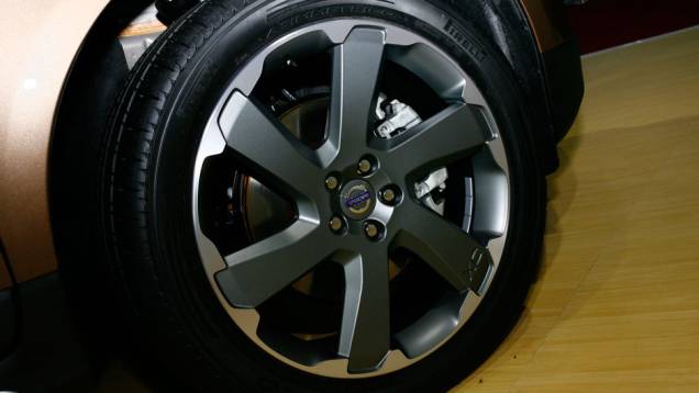 A versão mais cara do SUV é a T6 R-Design, valendo R$ 234 900| <a href="https://quatrorodas.abril.com.br/salao-do-automovel/2012/carros/xc60-710170.shtml" rel="migration">Leia mais</a> A versão mais cara do SUV é a T6 R-Design, valendo R$ 234 900| <a href="https://quatrorodas.abril.com.br/salao-do-automovel/2012/carros/xc60-710170.shtml" rel="migration">Leia mais</a>