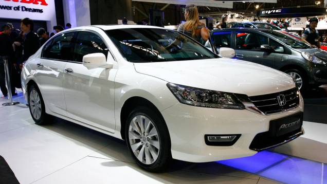 O novo Honda Accord foi exibido no Salão do Automóvel | <a href="https://quatrorodas.abril.com.br/salao-do-automovel/2012/carros/accord-710725.shtml" rel="migration">Leia mais</a>