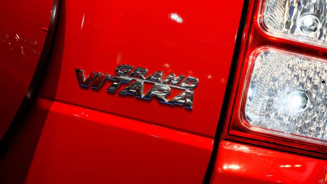 Em termos de segurança, são oferecidos itens como freios ABS, sistemas BAS e EBD e airbags | <a href="https://quatrorodas.abril.com.br/salao-do-automovel/2012/carros/grand-vitara-703984.shtml" rel="migration">Leia mais</a> Em termos de segurança, são oferecidos itens como freios ABS, sistemas BAS e EBD e airbags | <a href="https://quatrorodas.abril.com.br/salao-do-automovel/2012/carros/grand-vitara-703984.shtml" rel="migration">Leia mais</a>