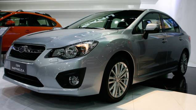 O japonês chega com visual renovado ao Salão | <a href="https://quatrorodas.abril.com.br/salao-do-automovel/2012/carros/impreza-703962.shtml" rel="migration">Leia mais</a> O japonês chega com visual renovado ao Salão | <a href="https://quatrorodas.abril.com.br/salao-do-automovel/2012/carros/impreza-703962.shtml" rel="migration">Leia mais</a>