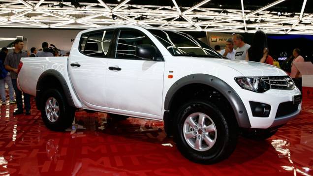 A Mitsubishi apresentou a linha 2013 da picape L200 Triton durante o Salão do Automóvel | <a href="%20https://quatrorodas.abril.com.br/salao-do-automovel/2012/carros/l200-triton-708879.shtml" rel="migration">Leia mais</a> A Mitsubishi apresentou a linha 2013 da picape L200 Triton durante o Salão do Automóvel | <a href="%20https://quatrorodas.abril.com.br/salao-do-automovel/2012/carros/l200-triton-708879.shtml" rel="migration">Leia mais</a>
