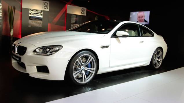 Um coupé de luxo, com características inovadoras. É assim que a BMW define o M6 | <a href="https://quatrorodas.abril.com.br/salao-do-automovel/2012/carros/m6-710910.shtml" rel="migration">Leia mais</a>