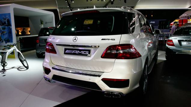 Unidade desenvolve 525 cavalos de potência <a href="https://quatrorodas.abril.com.br/salao-do-automovel/2012/carros/ml-63-amg-710227.shtml" rel="migration">Leia mais</a> Unidade desenvolve 525 cavalos de potência <a href="https://quatrorodas.abril.com.br/salao-do-automovel/2012/carros/ml-63-amg-710227.shtml" rel="migration">Leia mais</a>