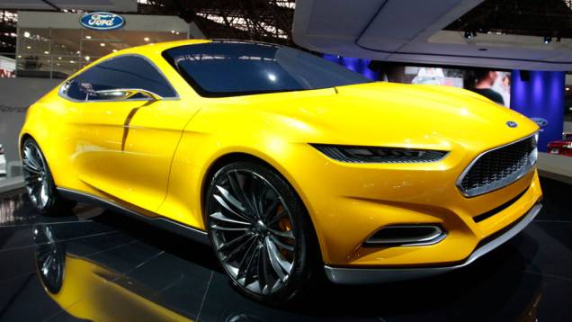 No caso do cupê, porém, os faróis afilados e a grade frontal são mais ousadas, como convém a um modelo conceitual | <a href="https://quatrorodas.abril.com.br/salao-do-automovel/2012/carros/evos-709026.shtml" rel="migration">Leia mais</a> No caso do cupê, porém, os faróis afilados e a grade frontal são mais ousadas, como convém a um modelo conceitual | <a href="https://quatrorodas.abril.com.br/salao-do-automovel/2012/carros/evos-709026.shtml" rel="migration">Leia mais</a>