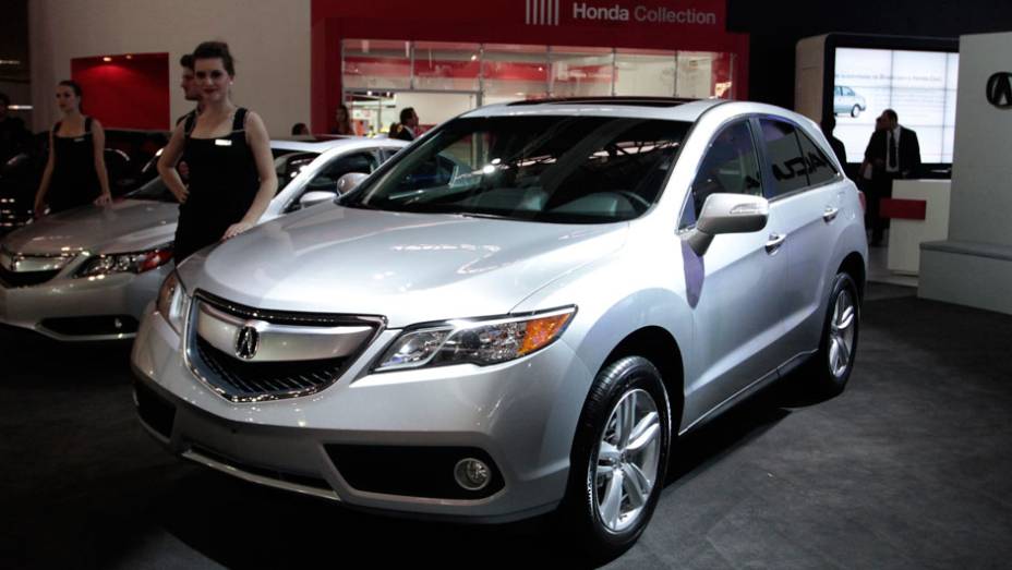 Como qualquer marca de luxo que se preze, é claro que a Acura não ficaria de fora do segmento de utilitários esportivos premium | <a href="https://quatrorodas.abril.com.br/salao-do-automovel/2012/carros/rdx-710698.shtml" rel="migration">Leia mais</a>